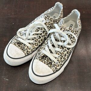 Leopard converse